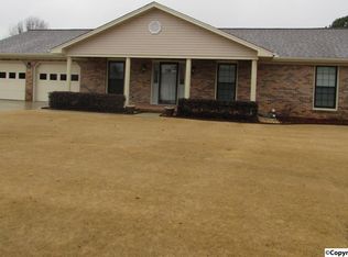 2729 Longfellow Dr SW, Decatur, AL 35603