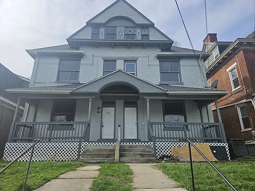 633 Hawthorne Ave #2 Photo 1