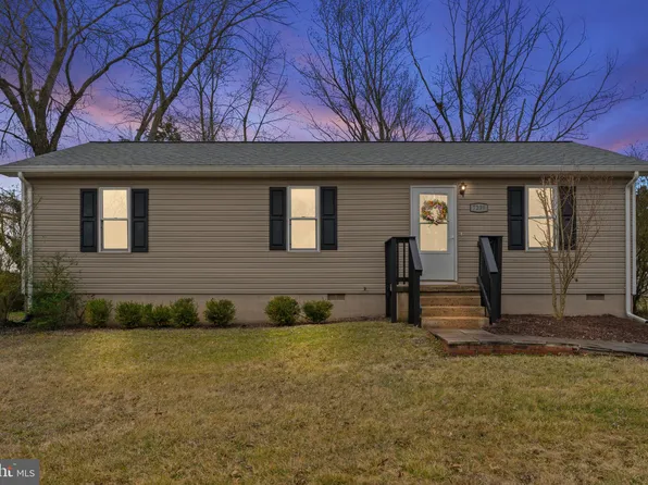 7239 3rd St, Remington, VA 22734