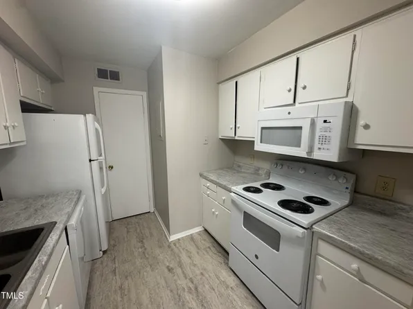 1240 Teakwood Pl, Raleigh, NC 27606