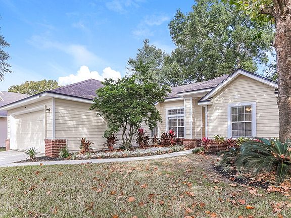 3rd image of 2695 Coachman Lakes Dr