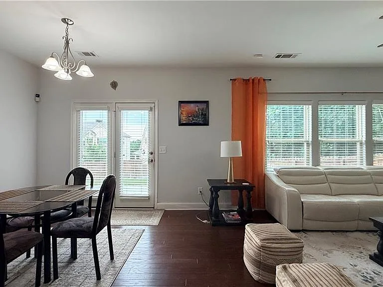 1810 Kingsbridge Ct — Photo 11