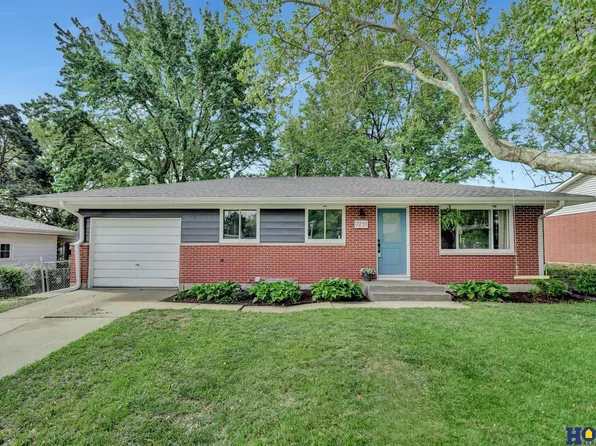 7231 S Wedgewood Dr, Lincoln, NE 68510