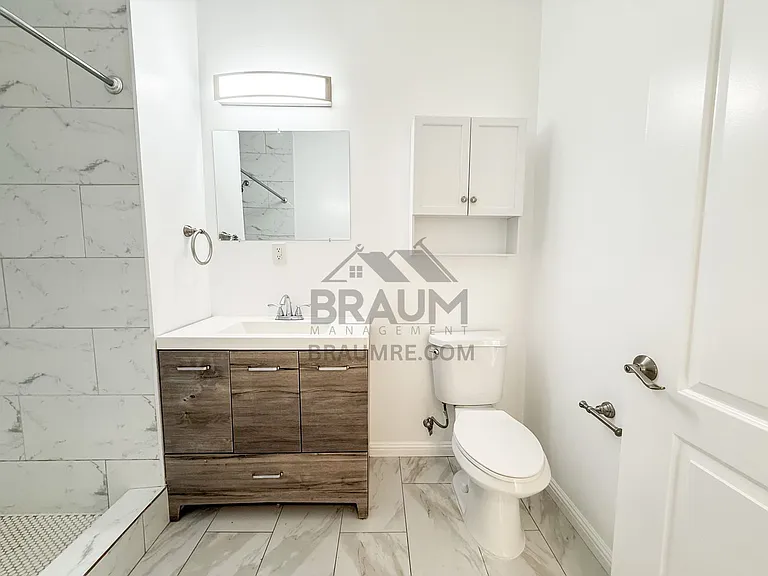 1423 Franklin St — Photo 21