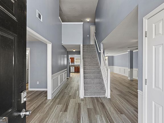 3rd image of 541 Hamlet Dr