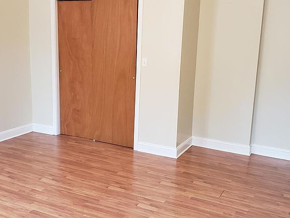 3rd image of 471 Carroll St #1A