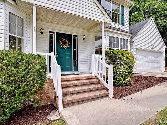3rd image of 604 Colonial Ave