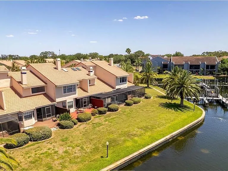 10438 Saint Tropez Pl — Photo 24