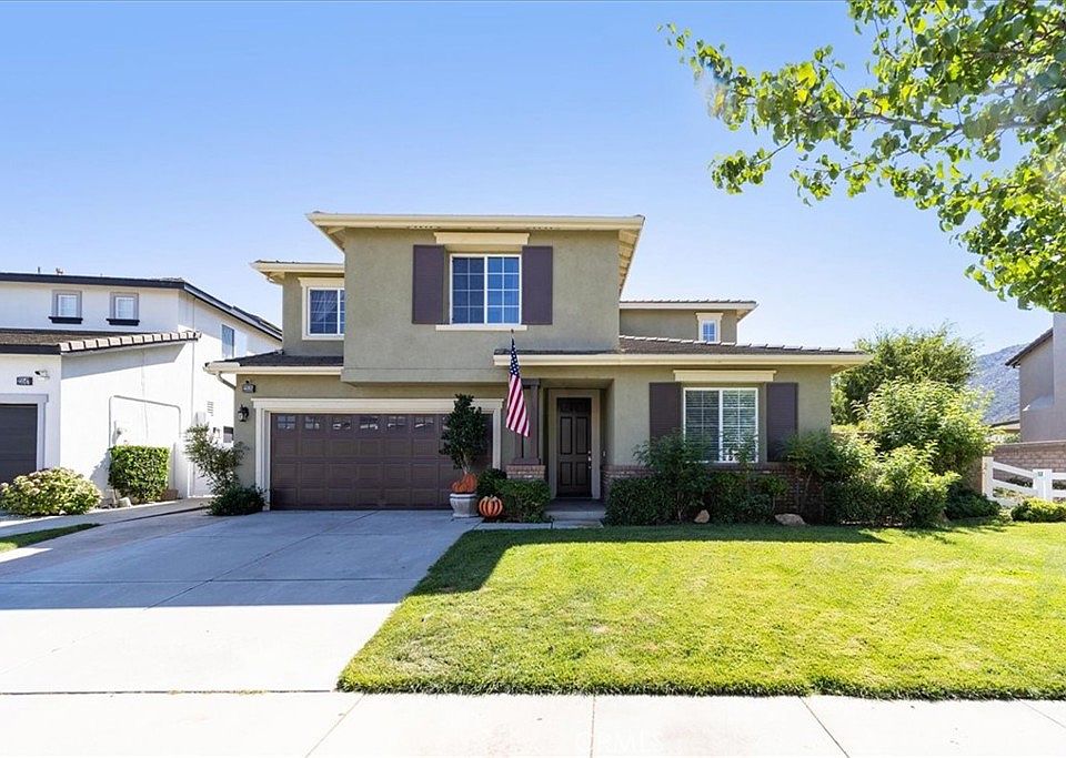 1st image of 23535 Silverwood St