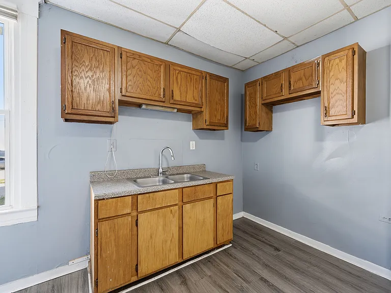 3420 W Jefferson St — Photo 25