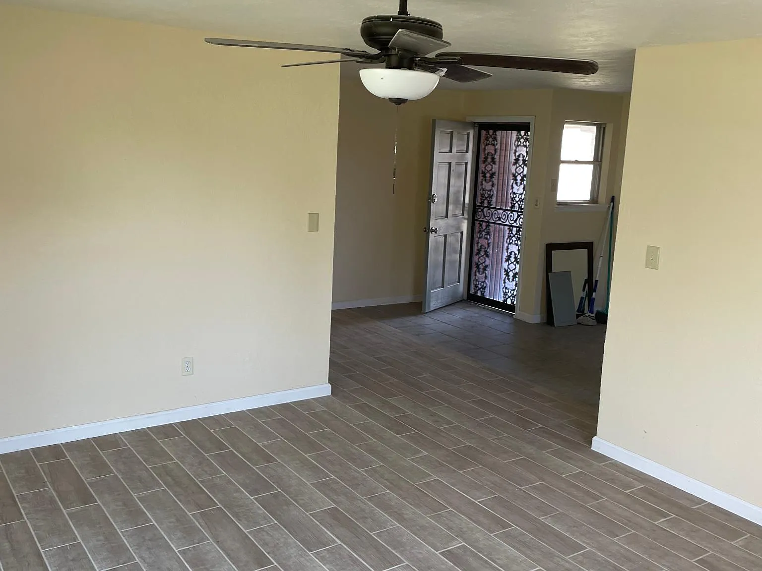 3 bed, 1.5 bath, 1075 sqft, $1,500 — Photo 4
