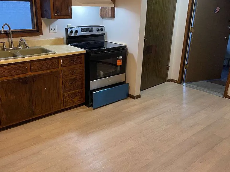 1360 Western Ave #4 — Photo 5