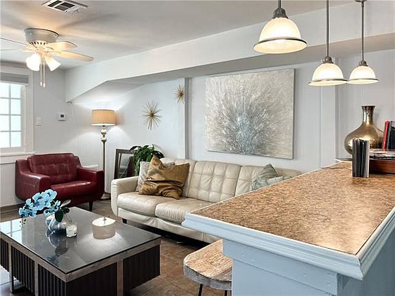5th image of 2731 Onzaga St #1B