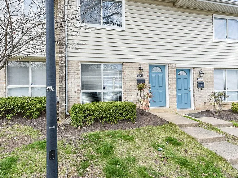 2208 Huston Pl — Photo 4