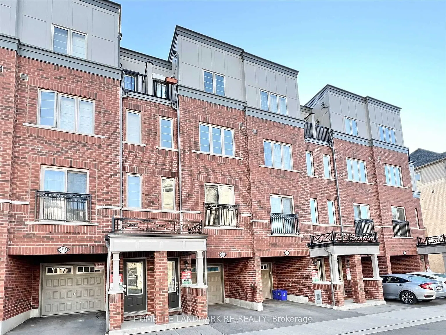 4 bed, $2,700 — Photo 1