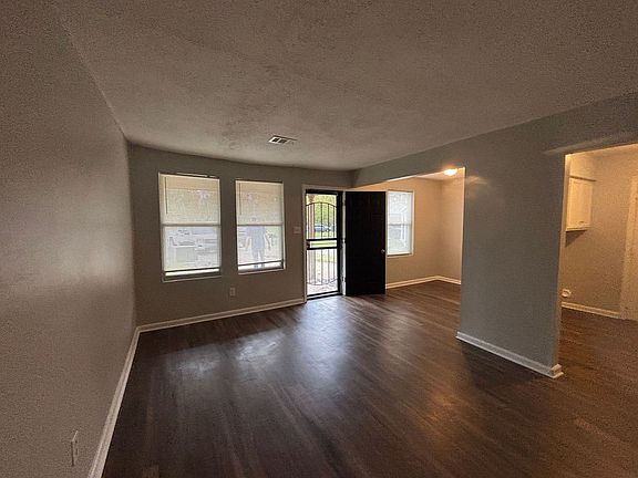4th image of 1425 Todds Creek Cv