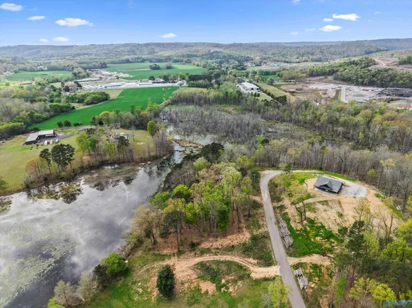 11 Adventure Rd, Guntersville, AL 35976