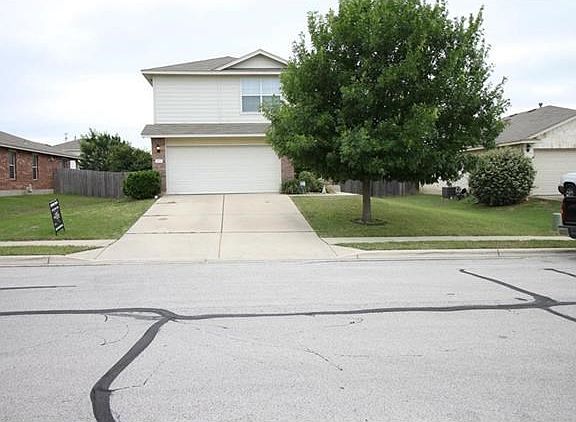 3rd image of 1117 Whitley Dr