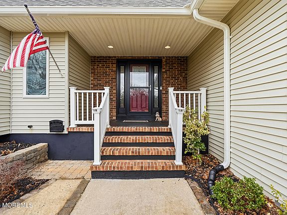 4th image of 110 Cedar Grove Road