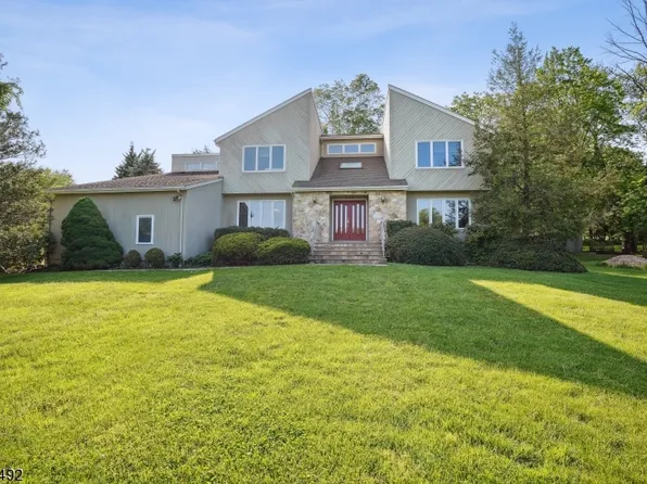 1095 Mayflower Ct, Bridgewater Twp., NJ 08836