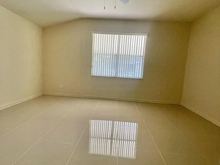2370 Hinsdale Dr — Photo 18