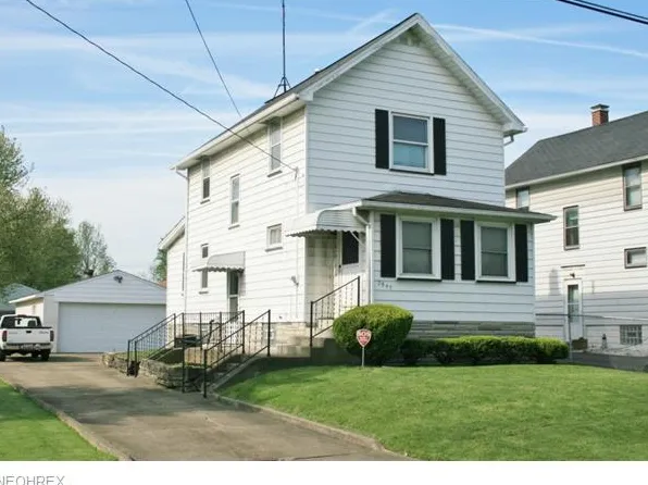 2947 Eddie St, Youngstown, OH 44509