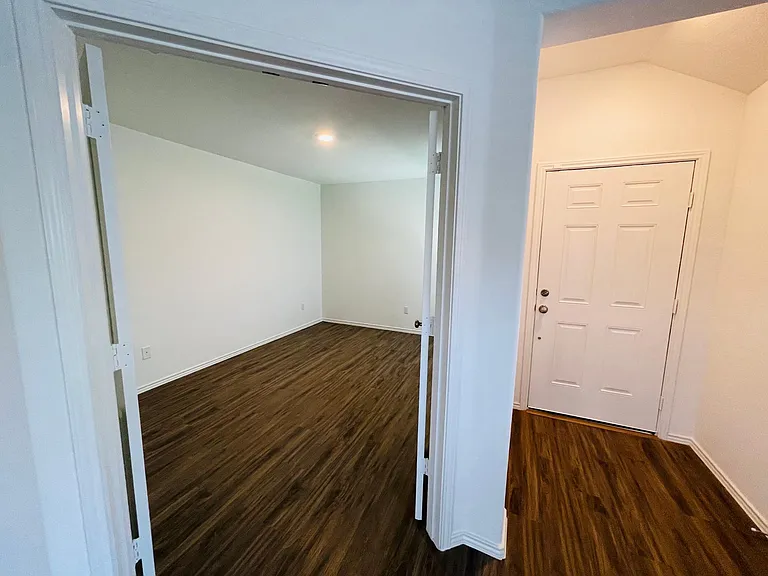 470 Jack Ryan St — Photo 14