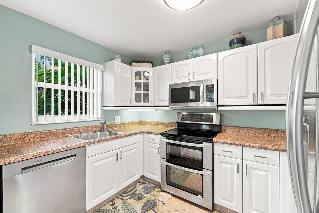 2870 NE 14TH ST Causeway #208C, photo 4