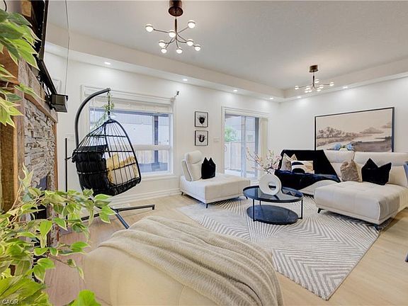 3rd image of 275 Falconridge Dr