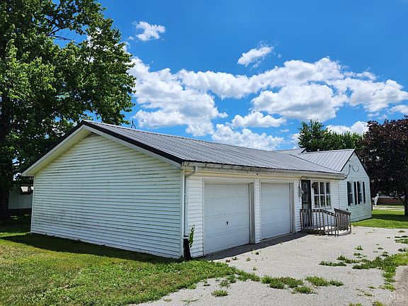 3rd image of 100 Maple Ave