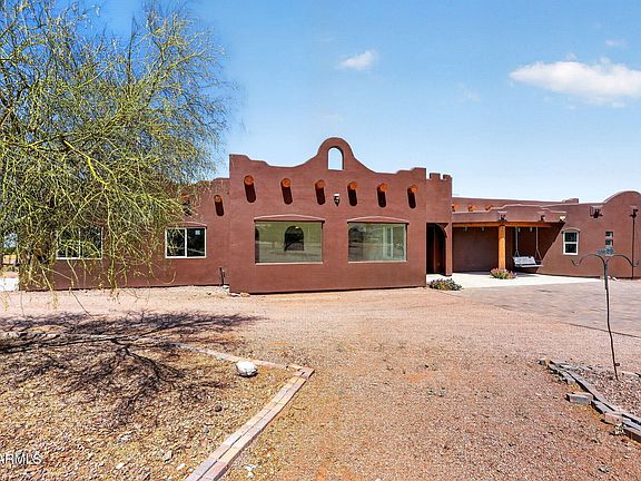 3rd image of 3528 N VAL VISTA Road