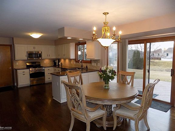 5th image of 15719 Mulberry Dr