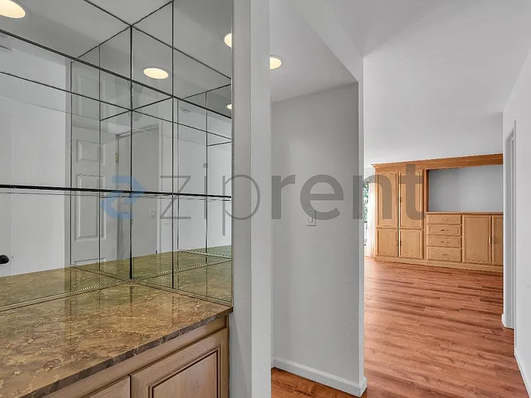 617 Hove Ct — Photo 39