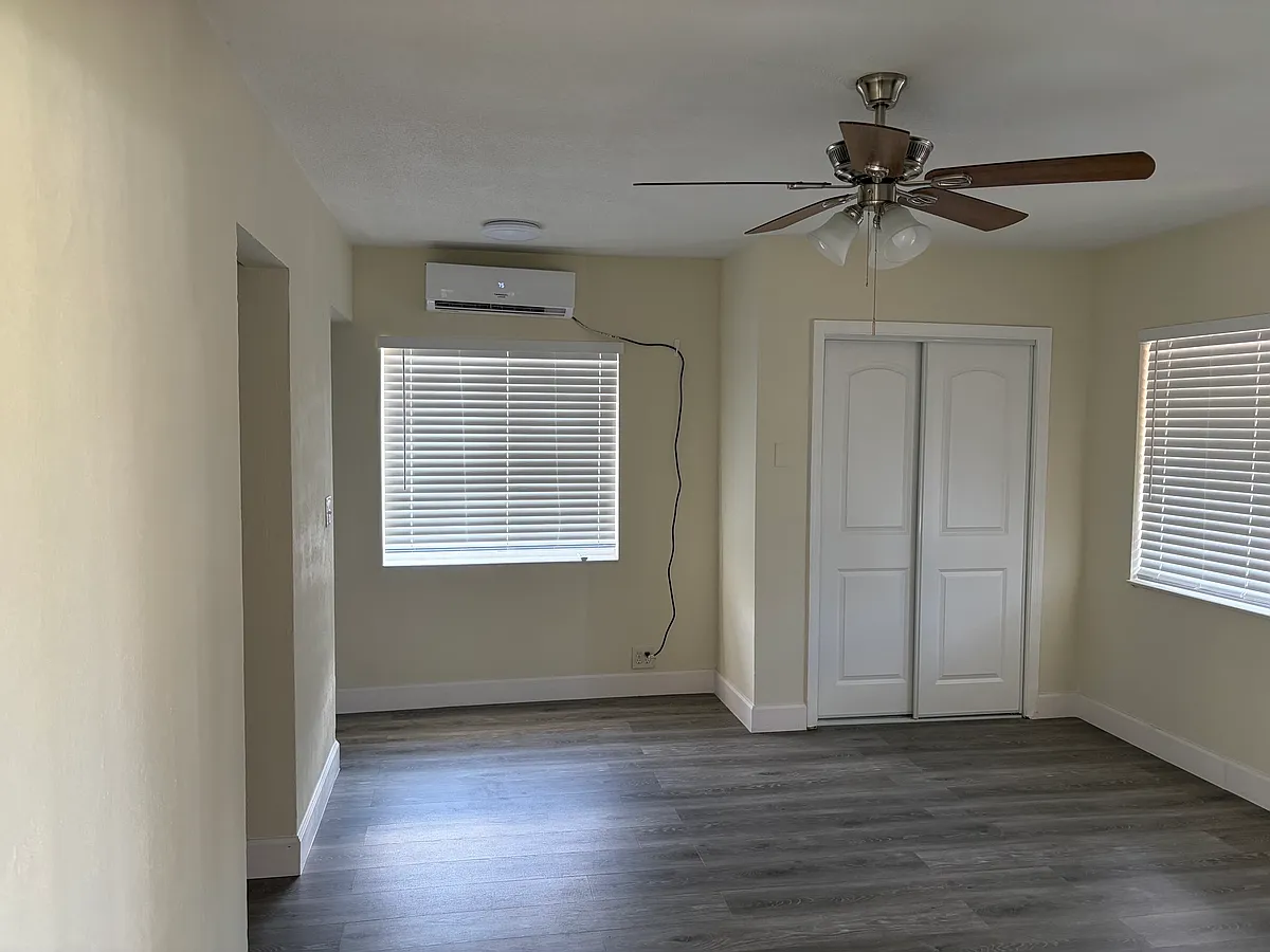 Building Photo - 341 NW 35th Ct #1