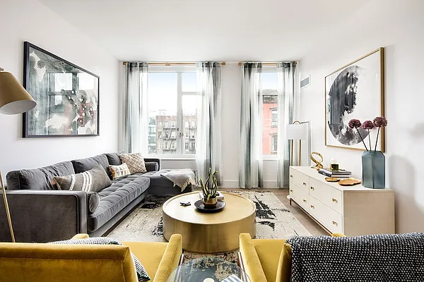 Rented by Extell Marketing Group LLC | media 15