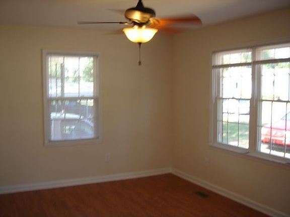 Living Room Bright w/Hardwood