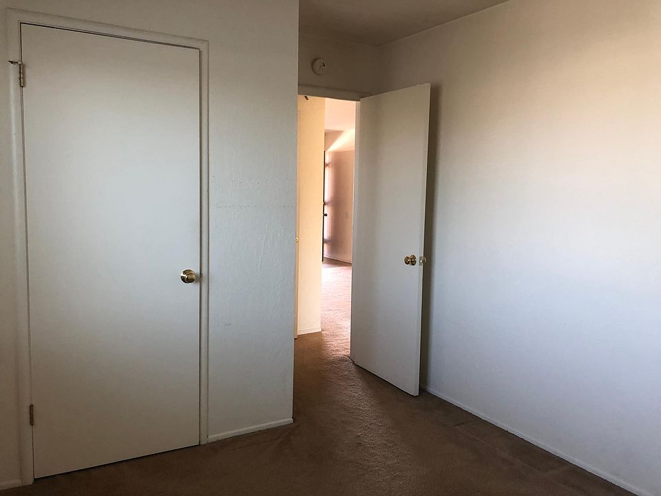 1st image of 320 44th St