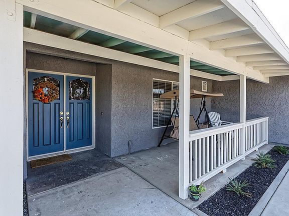 4th image of 15481 Cactus St