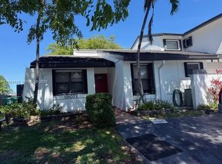 Deerwood Townhomes, Miami, FL 33186