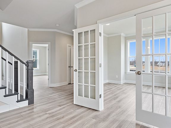 Private First Floor Study, Perfect for a Home Office in the Albemarle at South Lake