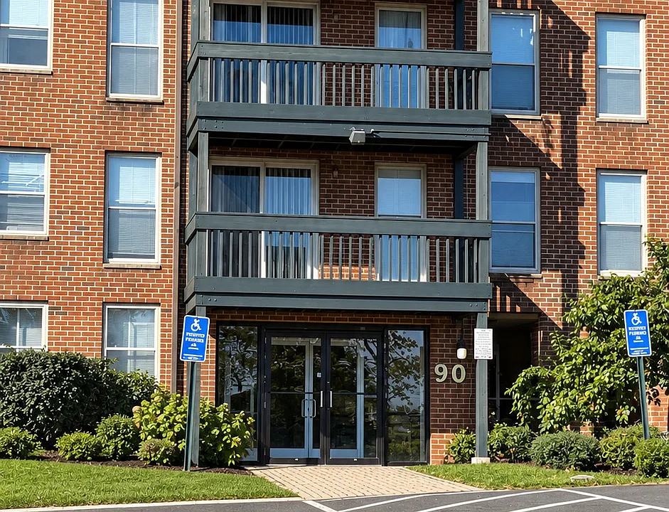 90 Kane St #B6