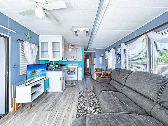3rd image of 336 Winnebago Trl
