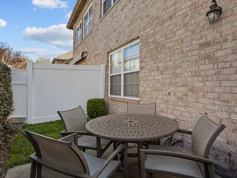 1025 Horton Pl — Photo 45