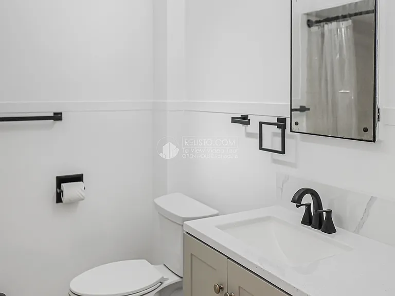 2043 10th Ave — Photo 17