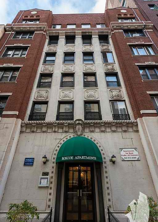 1st image of 425 W Roscoe St APT 303C
