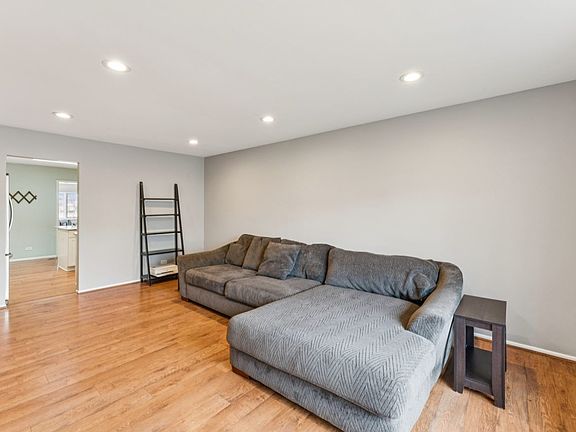 5th image of 1520 Yorkshire Dr