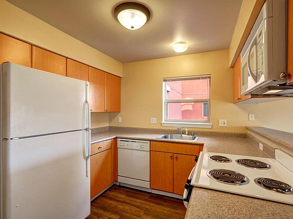 One-Bedroom with Study
