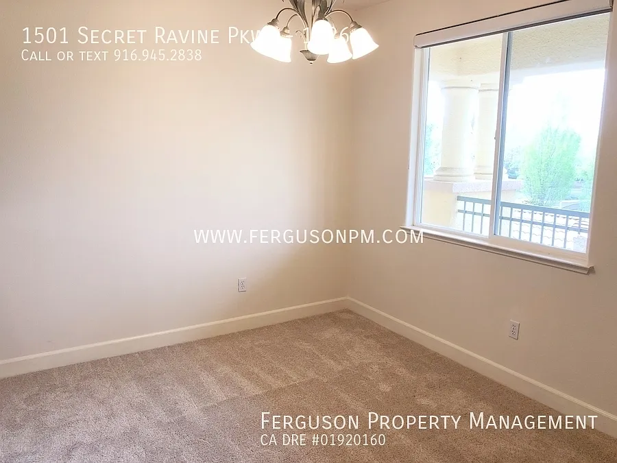 Spacious Two Bedroom Condo in East Roseville! — Photo 2