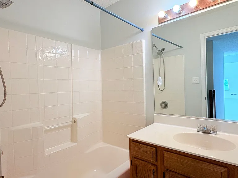 110 Amelia Ct — Photo 13