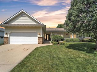 1076 Crabtree Ln, Union Grove, WI 53182